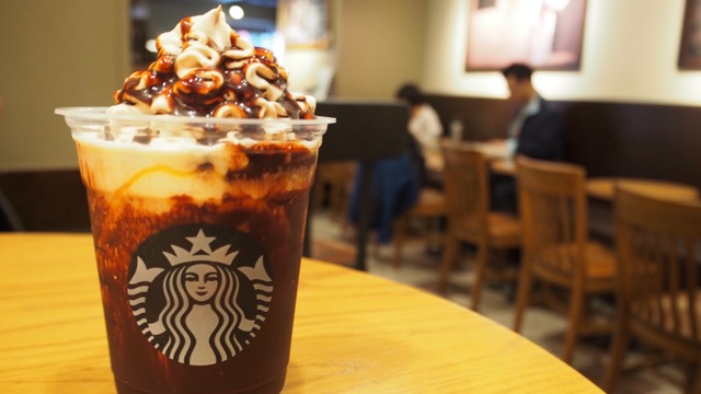 スタバ 新型コロナ対策でタンブラーへの提供を休止 コンディメントバーの蜂蜜などは一時撤去に Appbank