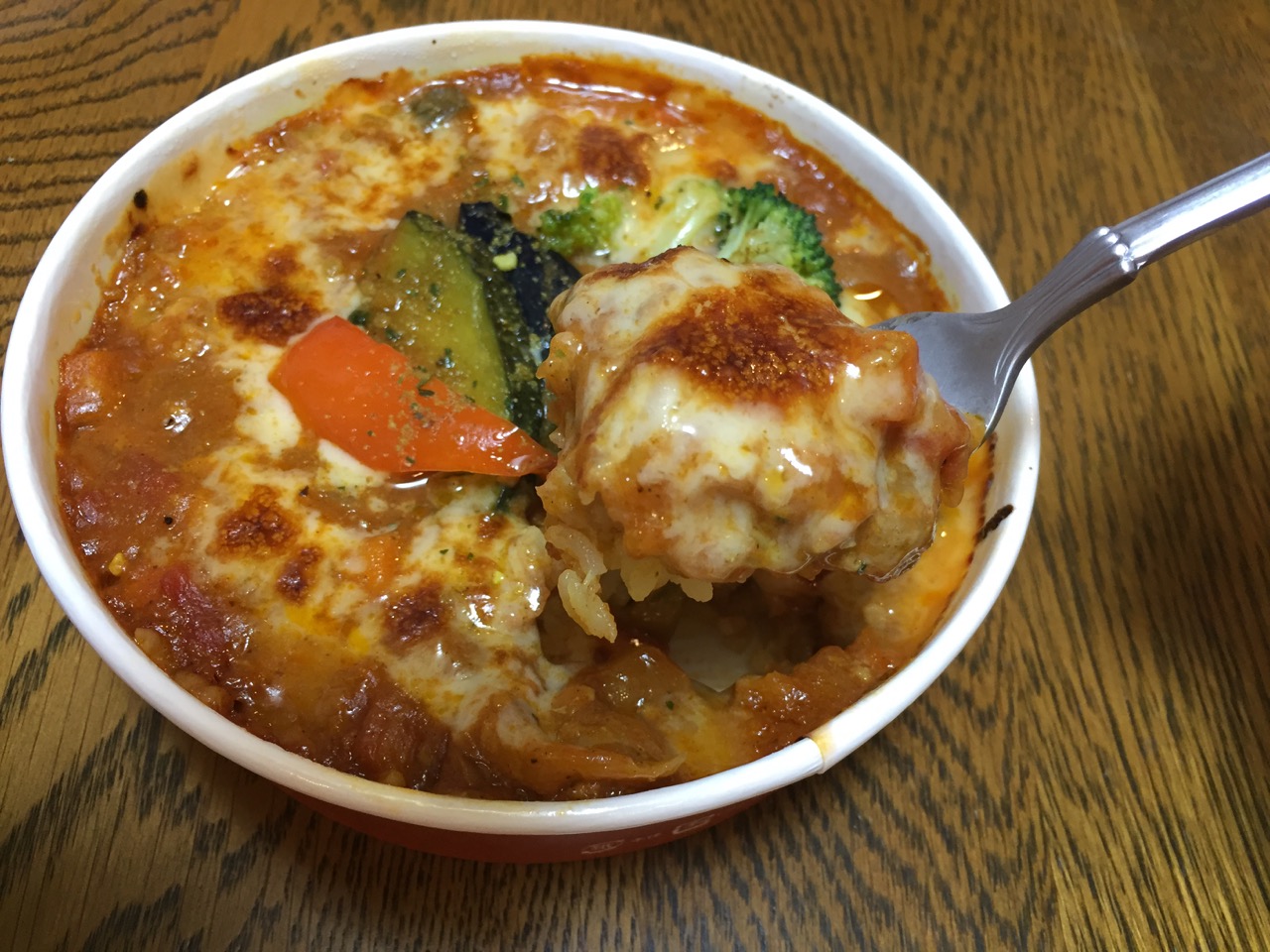 ごろごろ野菜が嬉しい セブン トマらない旨味 トマトの夏カレードリア 実食レポート Appbank