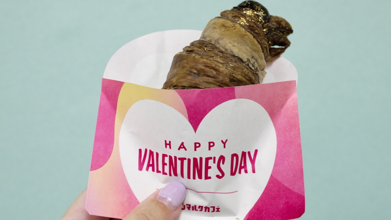 【本日発売】チョコ好き歓喜! 生地までチョコのバレンタインの限定チョコクロが激うまっ!